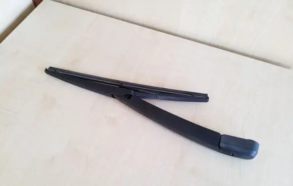 Toyota Avensis T250 Rear wiper blade arm