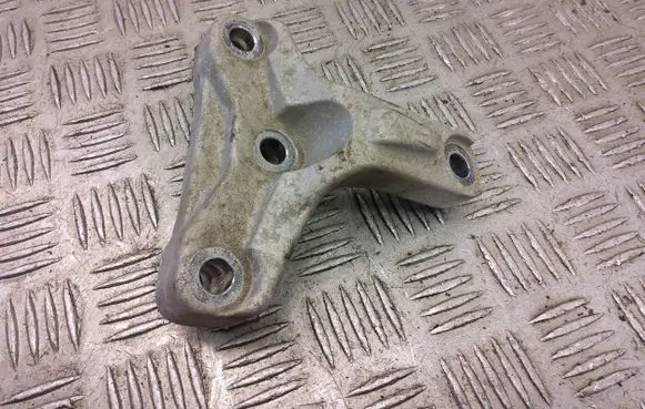 KIA Niro Engine mounting bracket 4769111