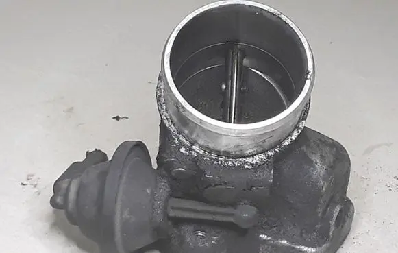 Audi A4 S4 B5 8D Throttle valve 8D0145950D
