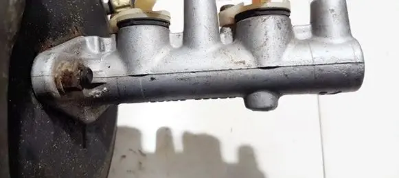 Mitsubishi Lancer Master brake cylinder