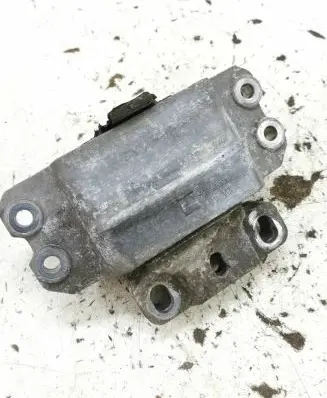 Skoda Octavia Mk2 (1Z) Engine mount bracket 1K0199555
