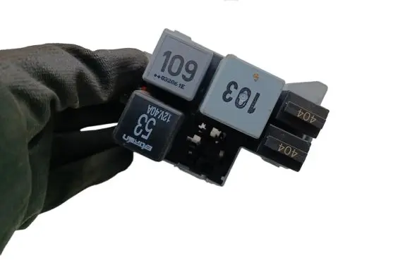 Volkswagen Touareg I Fuse module 7L0937503