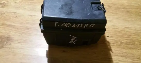 Ford Mondeo MK II Fuse box set 980505