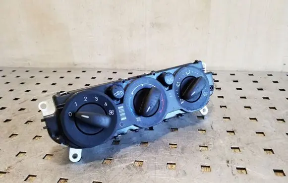 Ford Focus Climate control unit BM5T19980BE