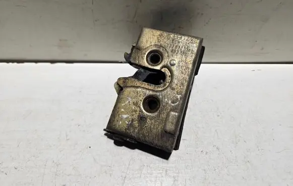 Audi 80 90 B3 Rear door lock 893839016A 893185