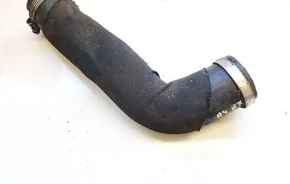 Volkswagen PASSAT B7 Intercooler hose/pipe 8E0145708L
