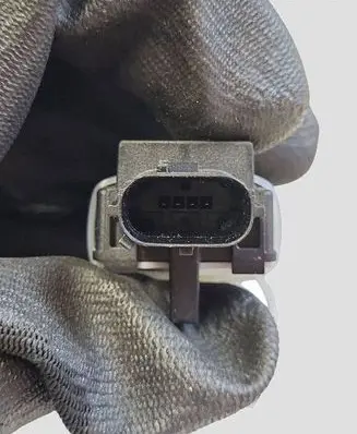 Toyota Avensis T250 Airbag deployment crash/impact sensor 8983102020