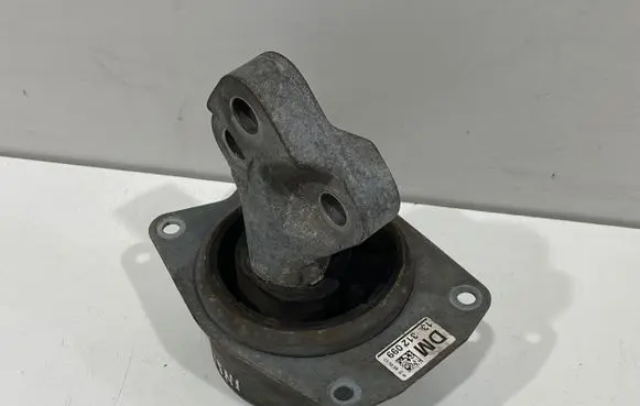 Opel Insignia A Engine mount bracket 13312099