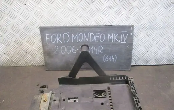 Ford Mondeo MK IV Battery tray 