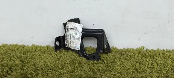 Chevrolet Cruze Fender mounting bracket 96899404