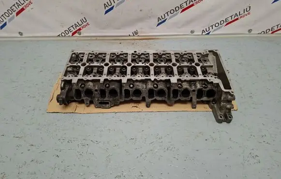 BMW 3 F30 F35 F31 Engine head 7812929