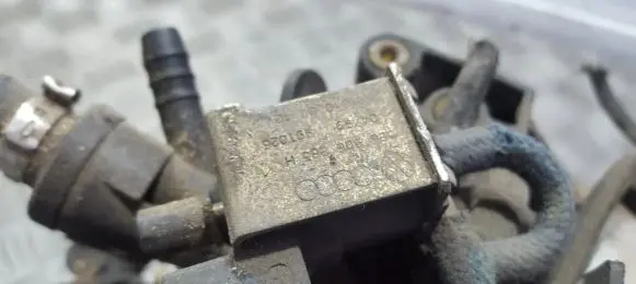 Audi A4 S4 B5 8D Turbo solenoid valve 026906283h