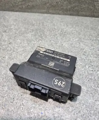 Volkswagen PASSAT B6 Gateway control module 1K0907530E 1K0907951