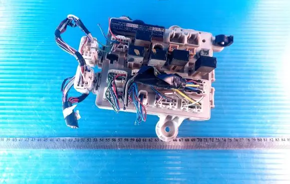 Toyota Previa (XR30, XR40) II Fuse box set 89221 11200117