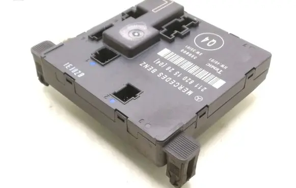 Mercedes-Benz E W211 Door control unit/module 2118201526