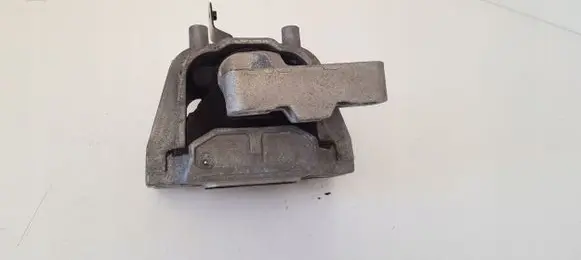 Volkswagen PASSAT B7 Engine mount bracket 1K0199262CF