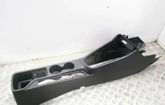 Hyundai i20 (BC3 BI3) Center console 84611Q0800
