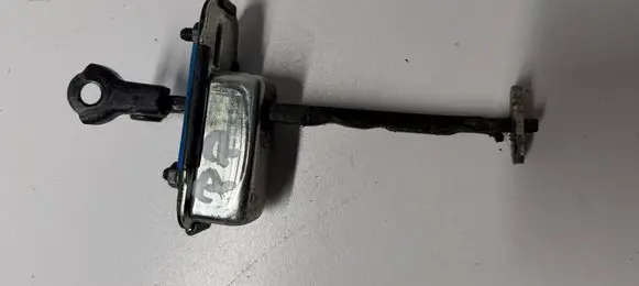 KIA Sportage Front door check strap stopper