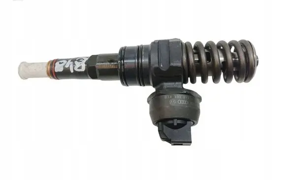 Volkswagen Golf IV Fuel injector 038130073AG