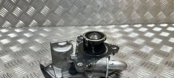 Skoda Octavia Mk3 (5E) EGR valve 04L131501S