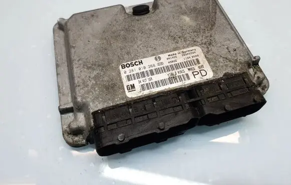 Opel Zafira A Engine control unit/module 24417169 0281010268