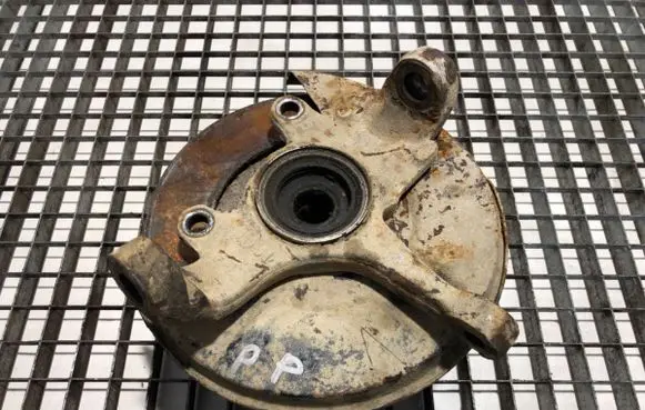 Opel Frontera A Front wheel hub spindle knuckle