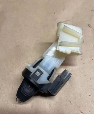 Ford Focus Ignition lock 6E5T15607CA 29Y1E10506