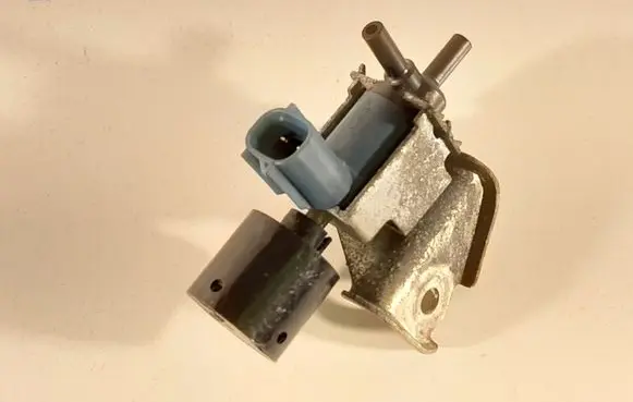 Toyota Verso Vacuum valve 9091012281