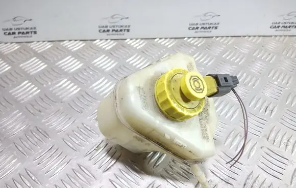Porsche Cayenne (9PA) Brake fluid reservoir 