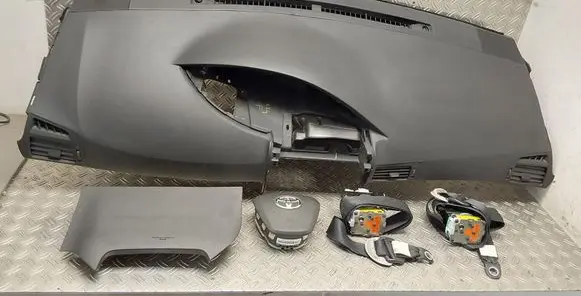 Toyota Verso Airbag set with panel 