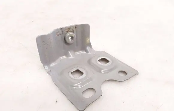 Mercedes-Benz CLA C118 X118 Fender mounting bracket A1778802100