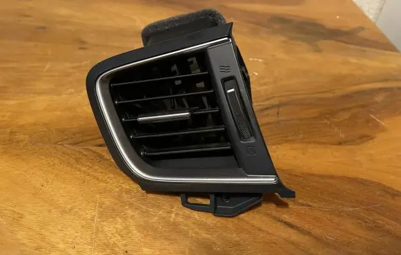 Honda CR-V Dashboard air vent grill cover trim 77630TMET2