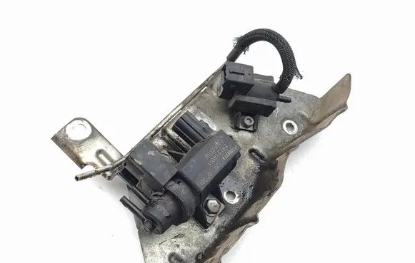 Lexus IS 220D-250-350 Vacuum valve 258190R011 258600R010
