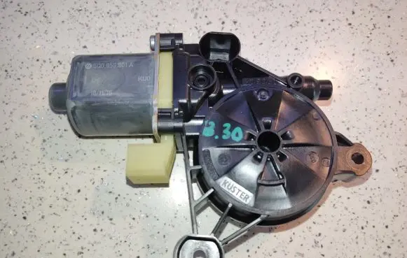 Porsche Macan (95B) Rear door window regulator motor 5Q0959801A