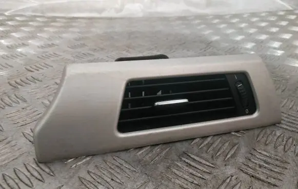 BMW 3 E90 E91 Dashboard air vent grill cover trim 9123300 64229123300