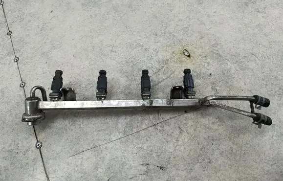 Audi TT Mk1 Fuel main line pipe 06A133681B