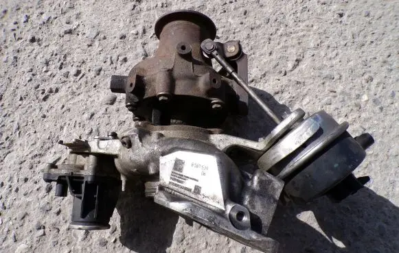 BMW 5 G30 G31 Turbo 8587539