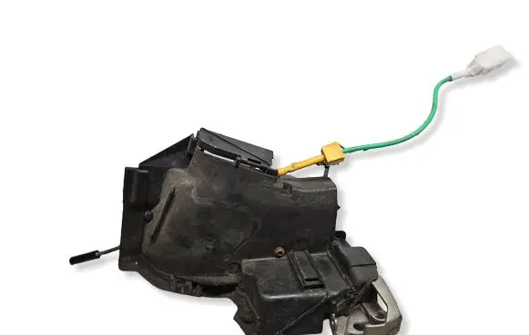 BMW 5 E39 Front door lock 8235126