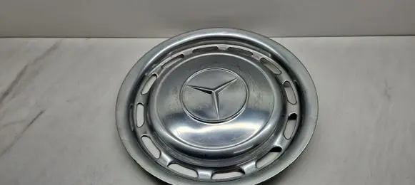 Mercedes-Benz W123 R14 wheel hub/cap/trim 
