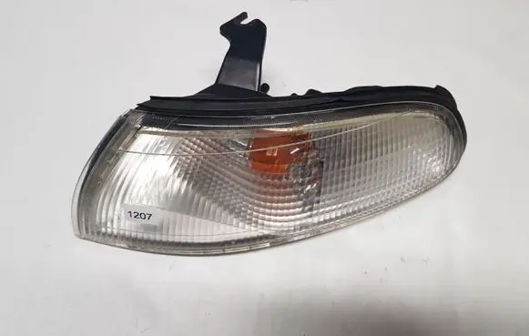 Mazda 626 Front indicator light 21061612