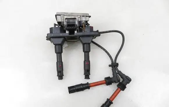 Audi A4 S4 B5 8D High voltage ignition coil 0221603003