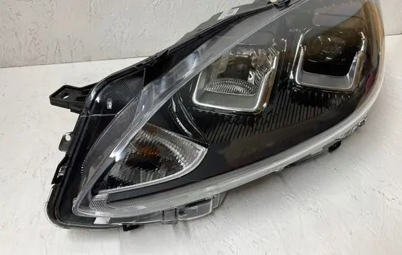 Ford Kuga III Headlight/headlamp 13E015