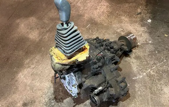 Mitsubishi Pajero Gearbox transfer box case 