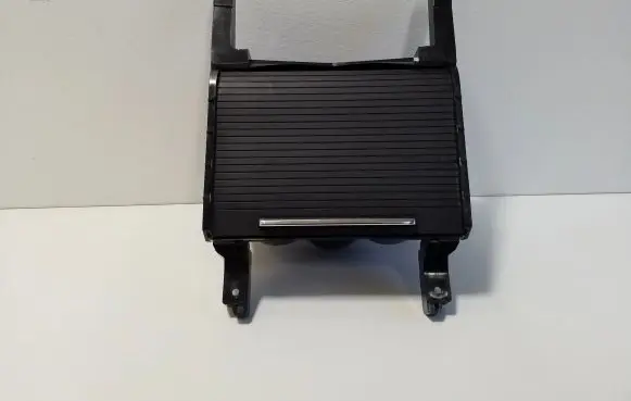 Cup holder front