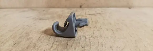 Toyota RAV 4 (XA20) Sun visor clip/hook/bracket 