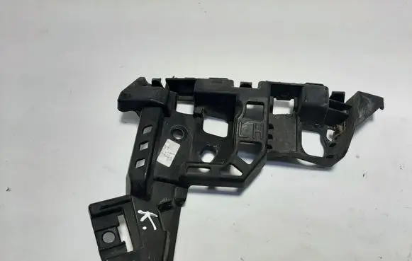 Opel Astra K Front bumper mounting bracket 39020432