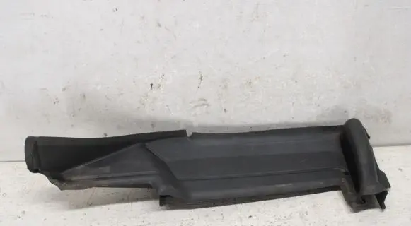 Audi Q3 8U Fender end trim 8U0821169