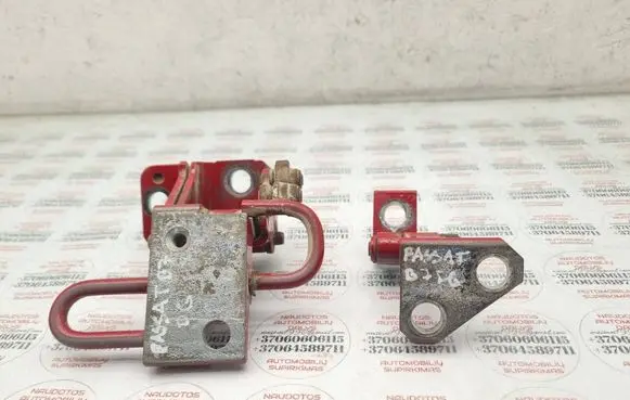 Volkswagen PASSAT B7 Rear door hinge set 3C8833412B