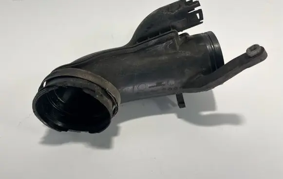 BMW 5 F10 F11 Intake resonator 13718512249