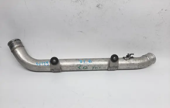 Volkswagen Touareg I Intercooler hose/pipe